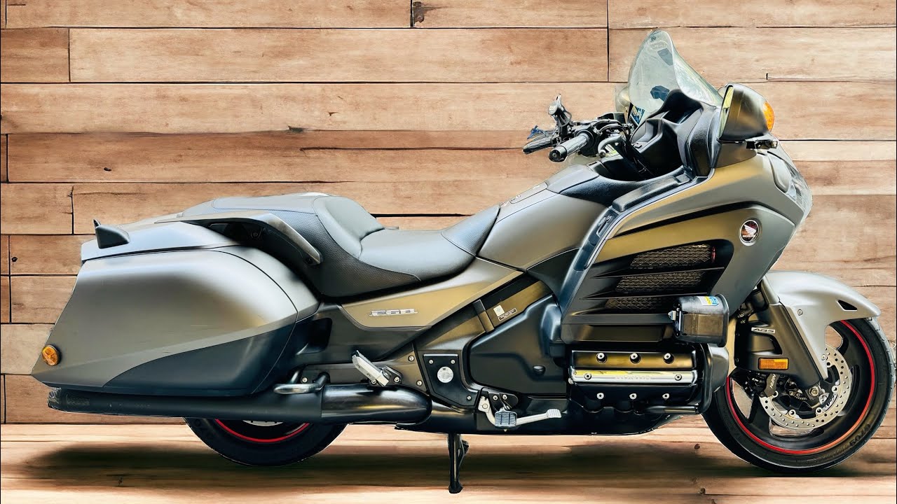 Honda Goldwing F6B รุ่นพิเศษ 40th Anniversary แต่งเพียบ