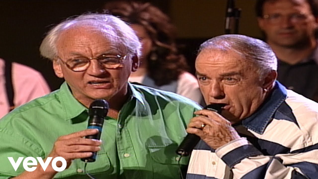 Gaither Vocal Group - The Old Country Church (Live)