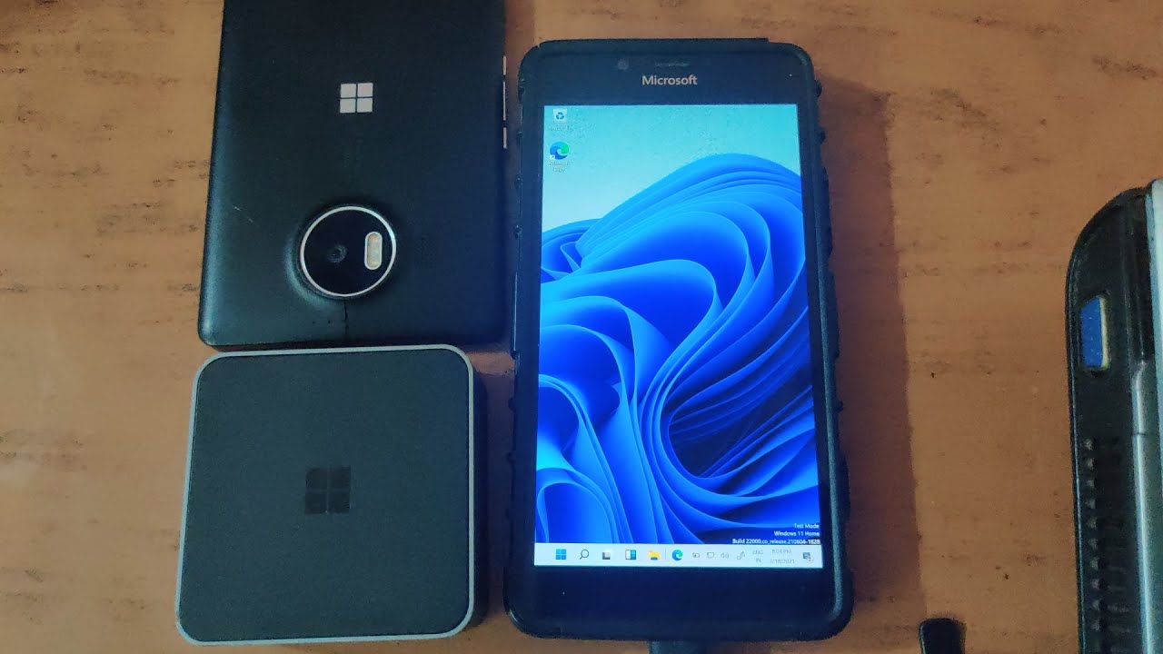 Windows 11 ARM installation on Lumia 950/950XL phone.