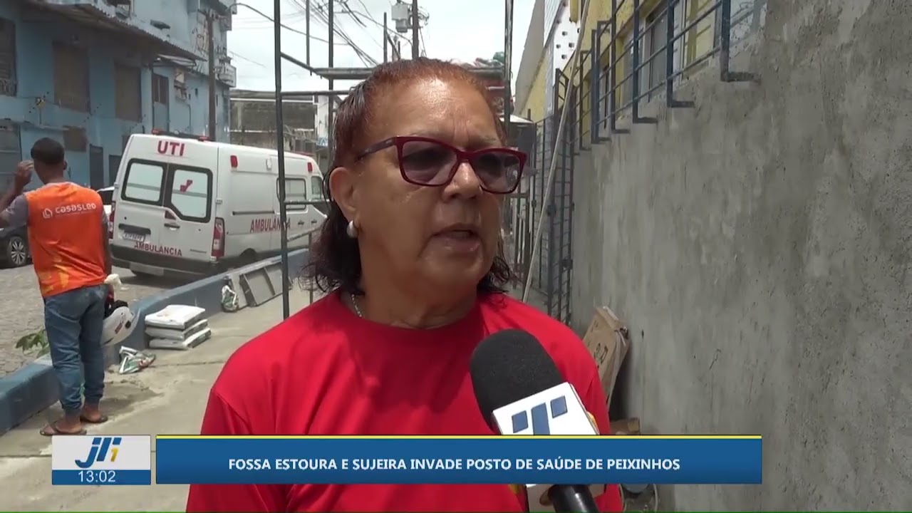 Fossa estoura e sujeira invade posto de saúde de Peixinhos