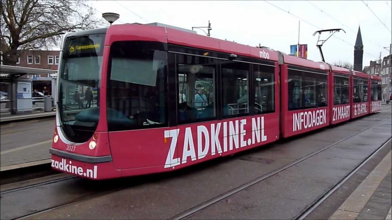 RET trams bij tramhalte 