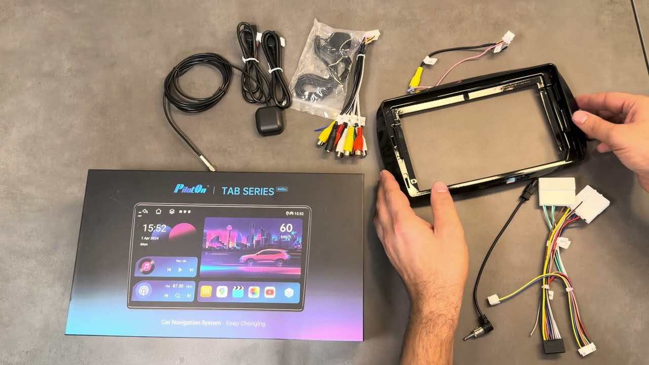 Unboxing Navigație Auto Piloton HD QLED (Quad-Core) – CarPlay & Android Auto. Ce G