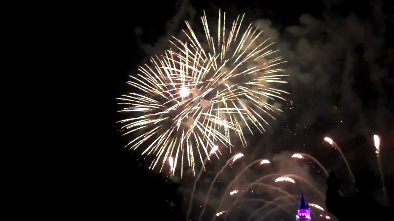 Disneyland Magical Fireworks Spectacular 2011 - A Night of Dazzling Dreams!