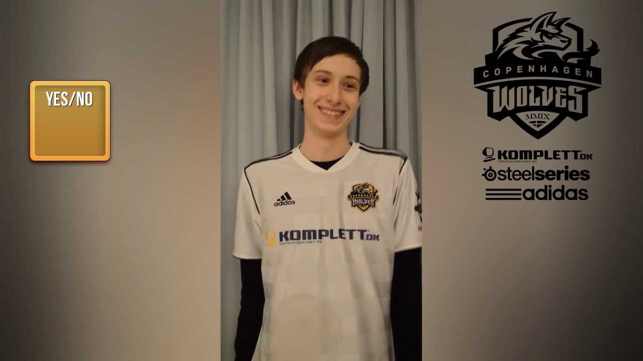 Bjergsen plays the YES/NO Game