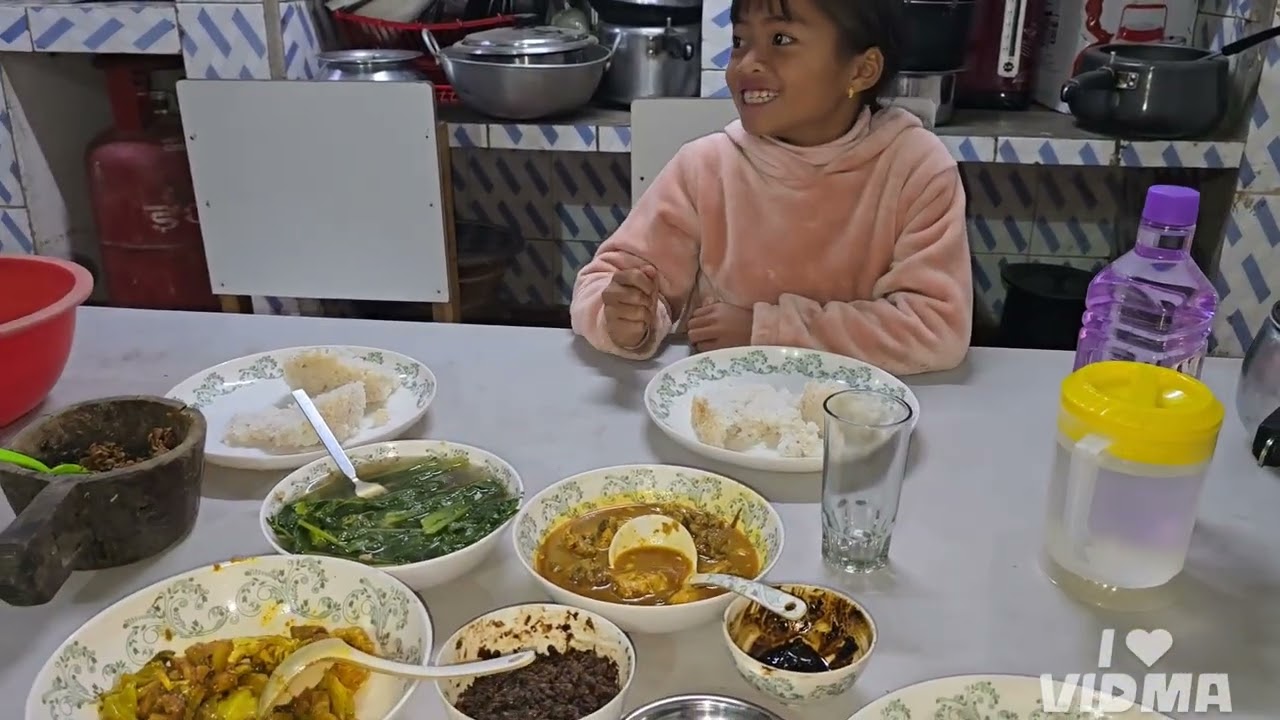 Tuni lhah 🍚 kaneh nao🥔🥬🍗