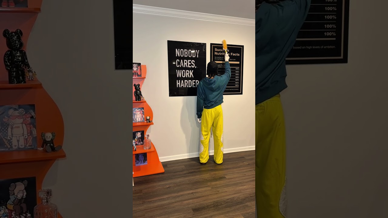 Оформление гостиной в стиле хайпбист