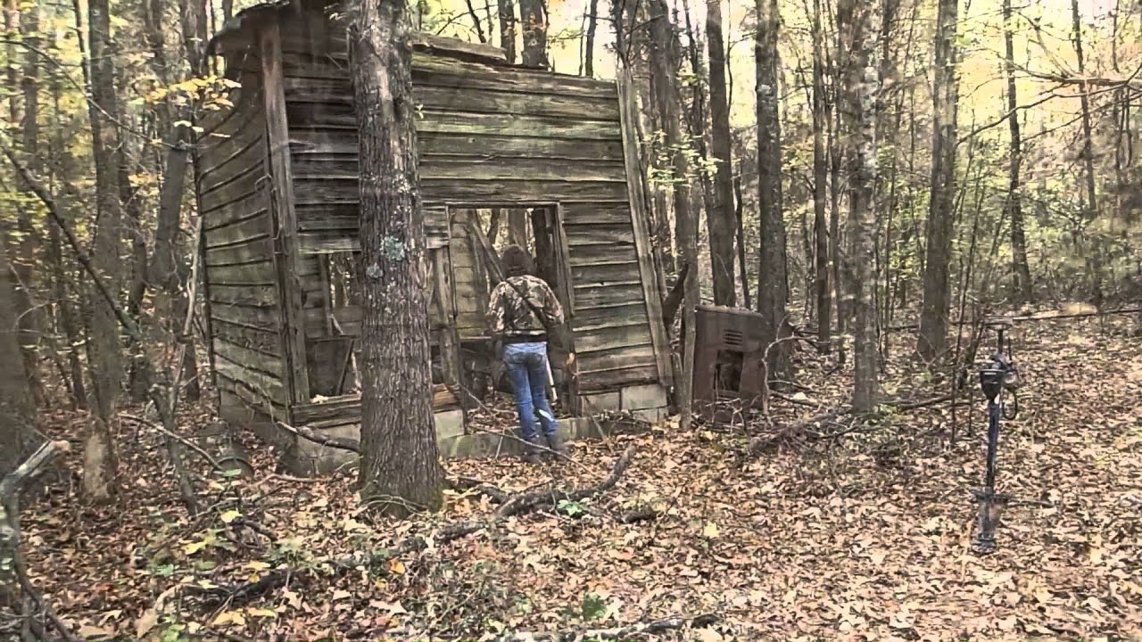 Digging Clay marbles, buttons and Exploring a old abandoned house | Nugget Noggin