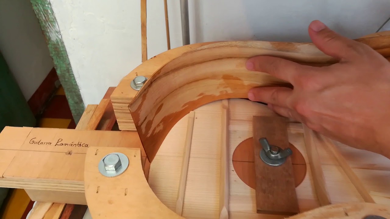 Construcción de Guitarra Romántica - Lucas Rodas