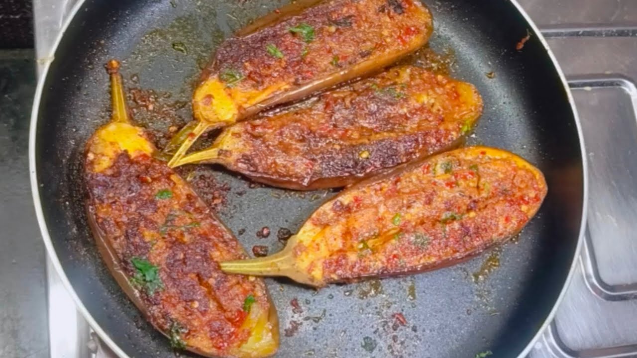 Masala Baigan Fry Recipe | ऐसा बैगन फ्राइ बनाएं जो बड़े बच्चे सब मांग मांग कर खाएं | Tawa Baigan Fry