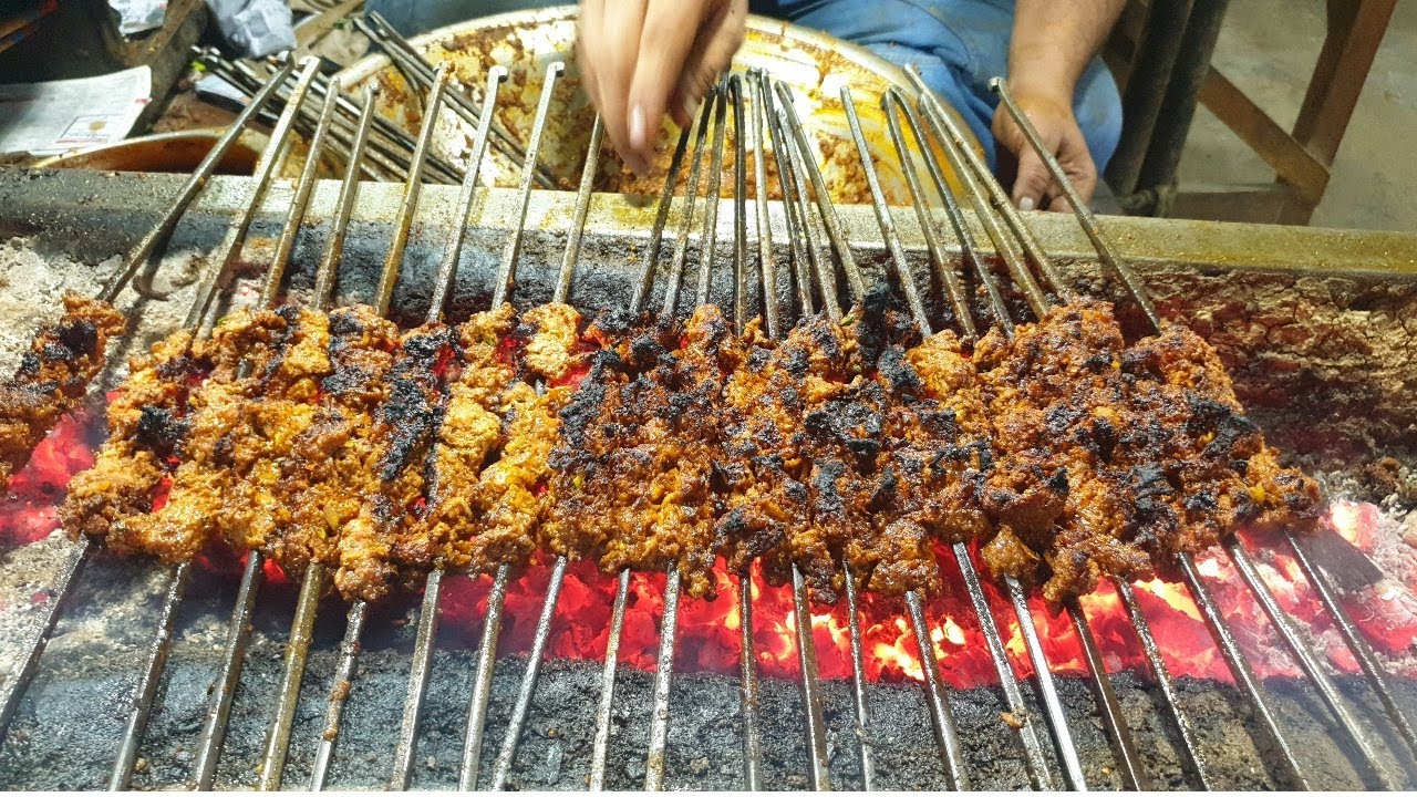 Famous Bihari Kabab In Orangi Town | Street Food Of Karachi Pakistan | Bbq Street Karachi