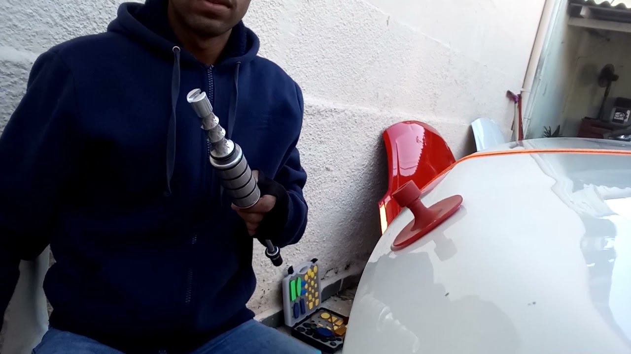 martelinho de ouro no capô do HB20