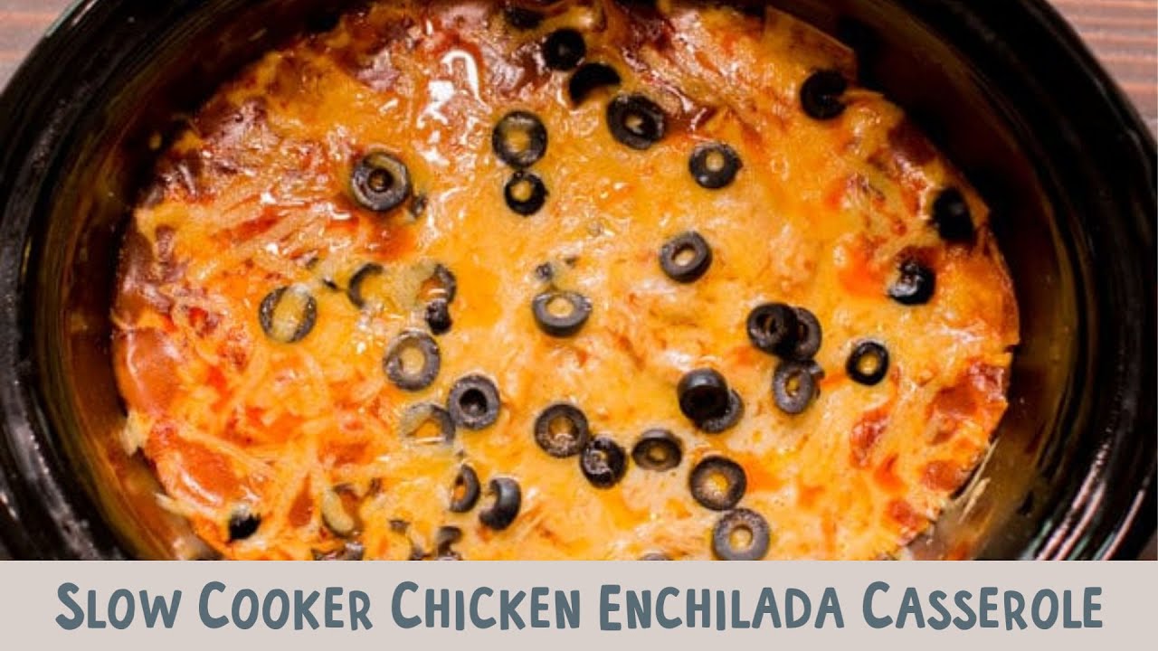 🍽️🌶️ Slow Cooker Chicken Enchilada Casserole: A Layered, One-Pot Wonder! 🧅🍗✨