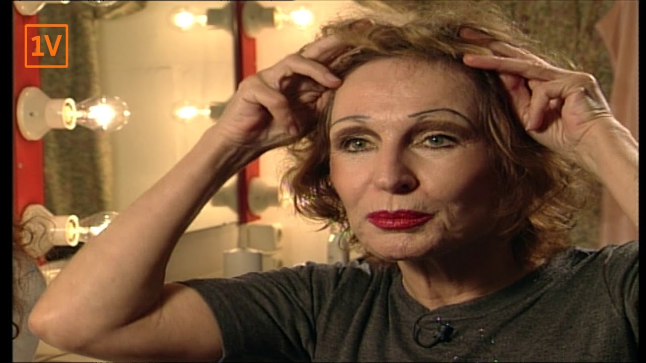 Liesbeth List in de musical Edith Piaf
