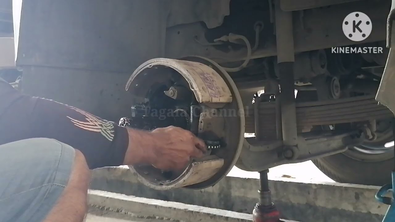 Paano magpalit ng rubber cap, and brake shoe, isuzu forward 