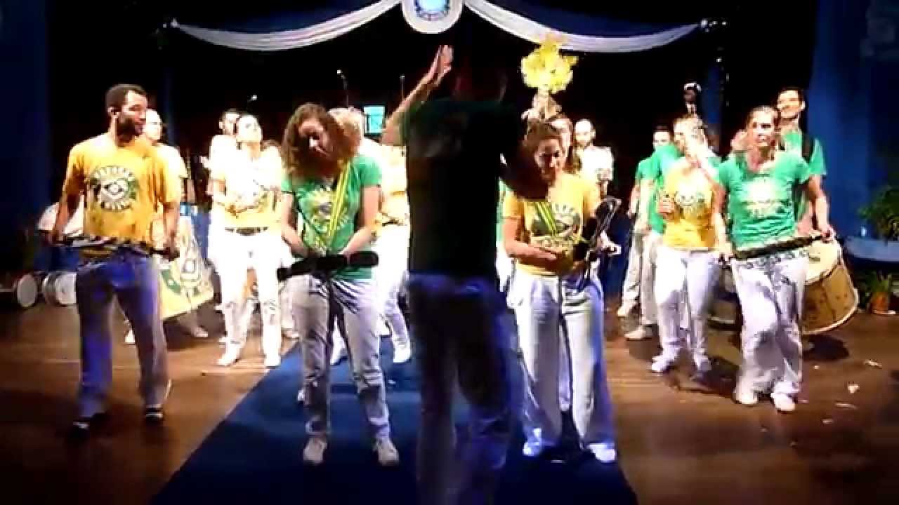 Coração do Brasil au sambão de Flor Carioca. show de bateria