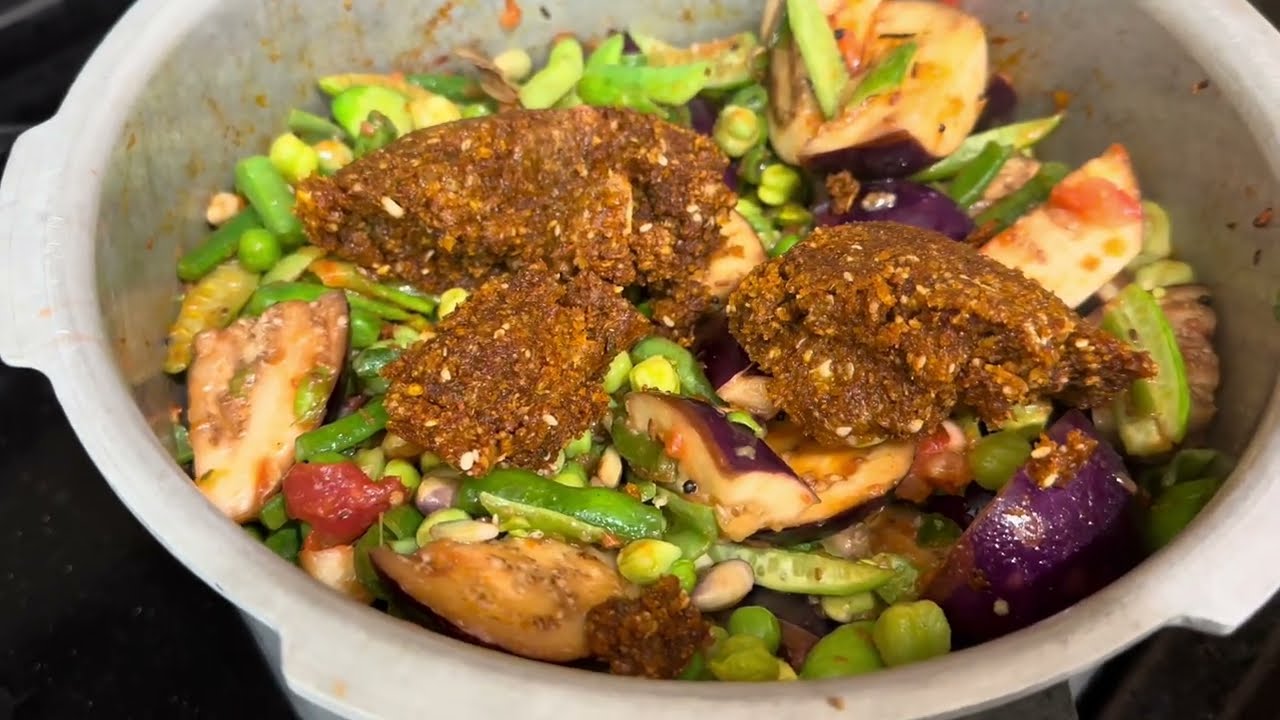 Undhiyu - Unique Delicious Gujrati recipe - How to make Undhiyo?