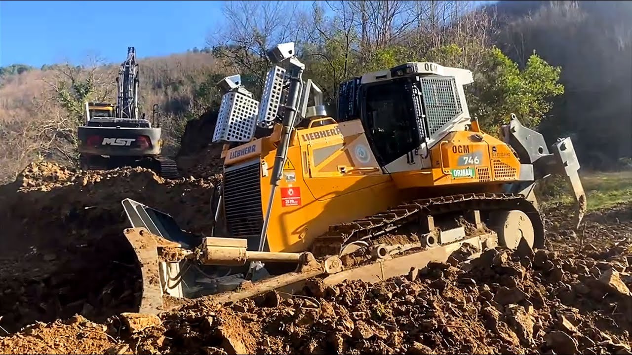 LİEBHERR 746 Dozer İle Viraj Genişletme 4