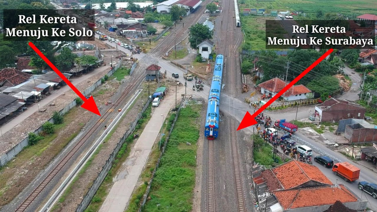 STASIUN KERETA SATU SATUNYA DI DEMAK YANG UNIK DAN LANGKA DENGAN PERCABANGAN BERPISAH DARI PERON !
