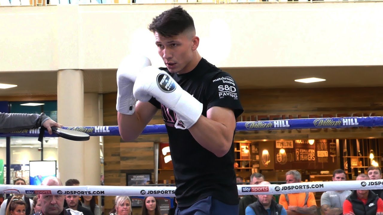 NORTHAMPTON REPRESENT! Kieron Conway looking sharp | Matchroom Boxing workout