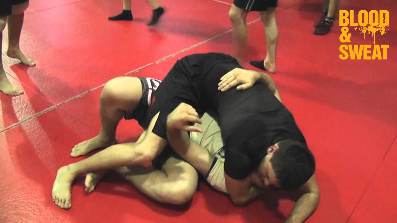 Алексей Олейник. Уход от удержания сверху. Джиу джитсу. Alexey Oleinik. Escape a mount position.
