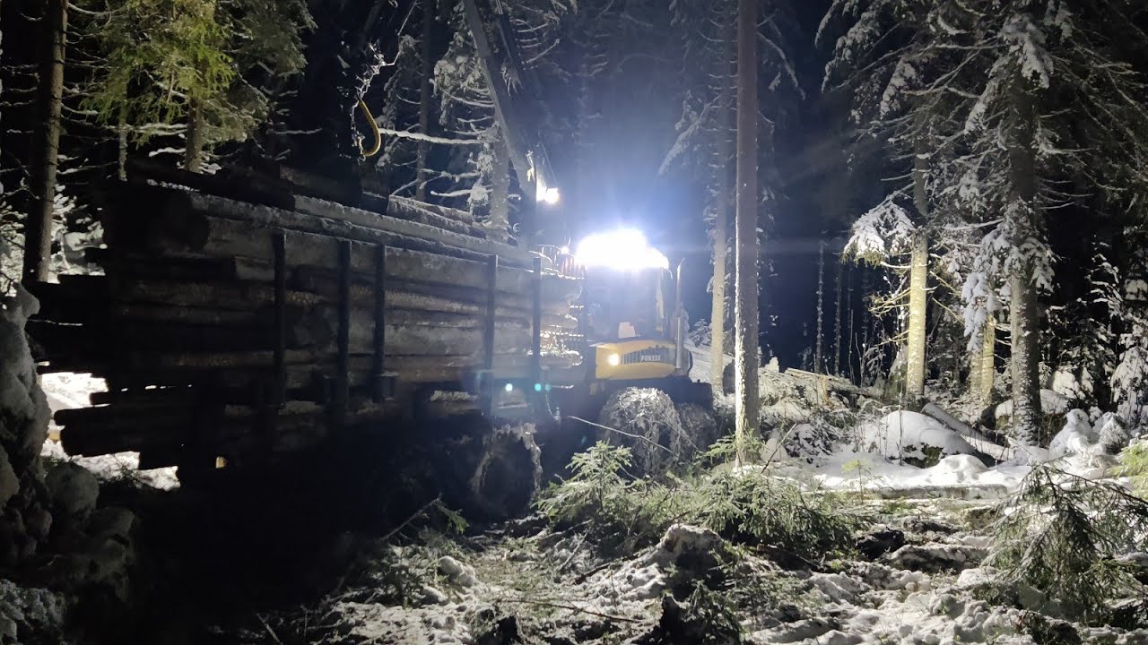 Pehmeelt&auml; maalta kuorman haku Ponsse Elkill&auml;