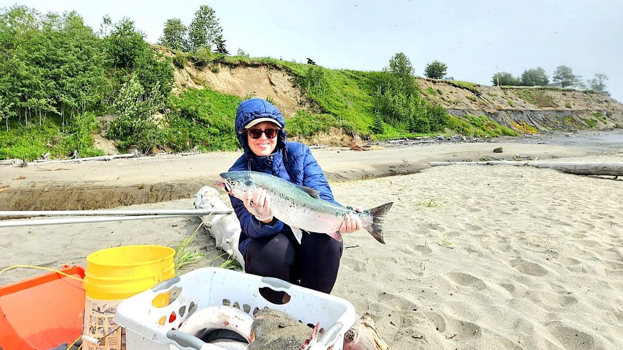 Как на Аляске ловят ЛОСОСЬ. Рыбалка на полуострове Кенай. Alaska Salmon Catching - Traditional Way