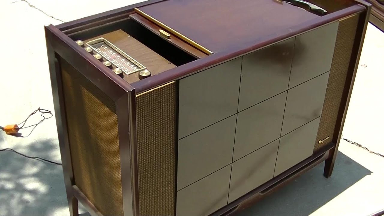 Ремонт стереопроигрывателя Magnavox Console