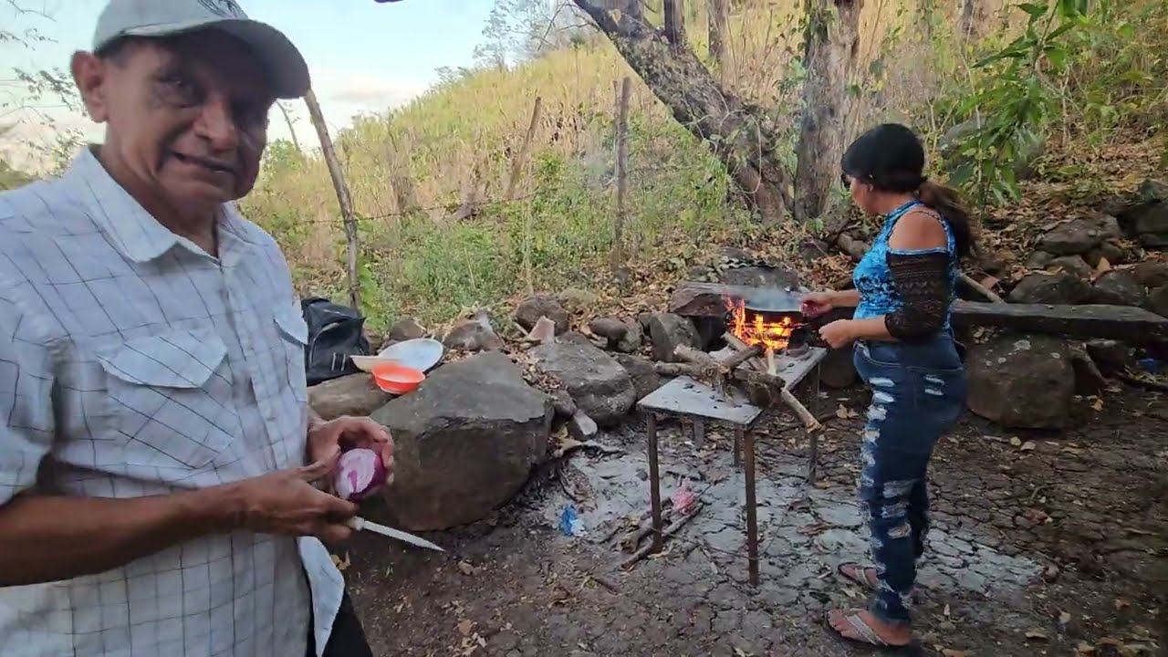 Llego con hambre Don Santos de bagar 😲y los  chicos🥰 le prepararán unorica comida 🦐