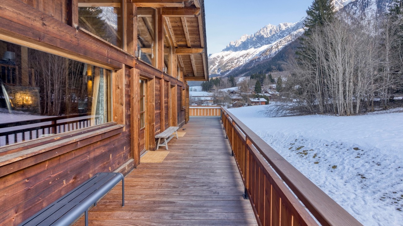 BARNES CHAMONIX -  LES HOUCHES- CHALET 6 CHAMBRES - 18 COUCHAGES - SUPERBE VUE MASSIF DU MONT-BLANC