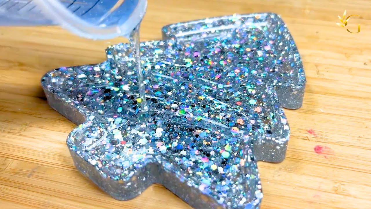 Christmas Resin Decor Idea | Resin Art Tutorial