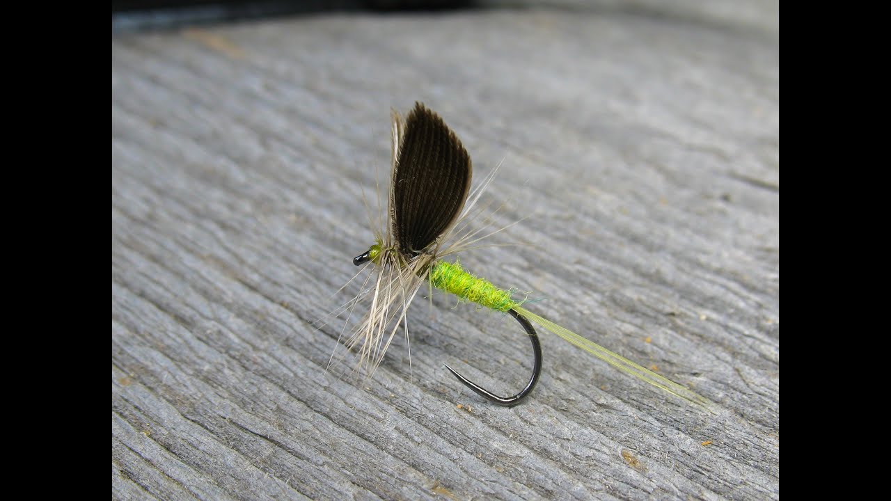 Perhonsidontaa / Fly Tying - Pieni P&auml;ikk&auml;ri Pintaperho / A Small Dun Dry Fly