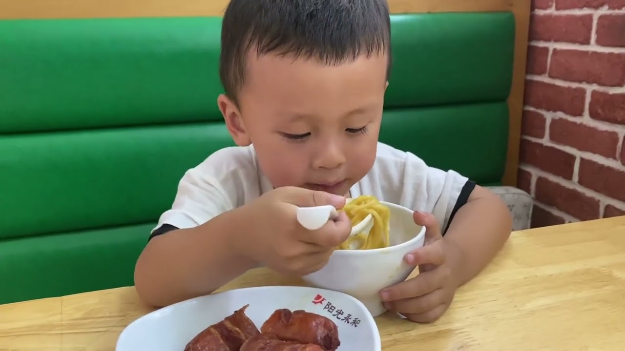 小红带3岁儿子体检，不料中途一波三折，凡凡表现让人心疼又欣慰 #宝妈带娃 #体检 #vlog日常 #我的农村真实生活 #医院