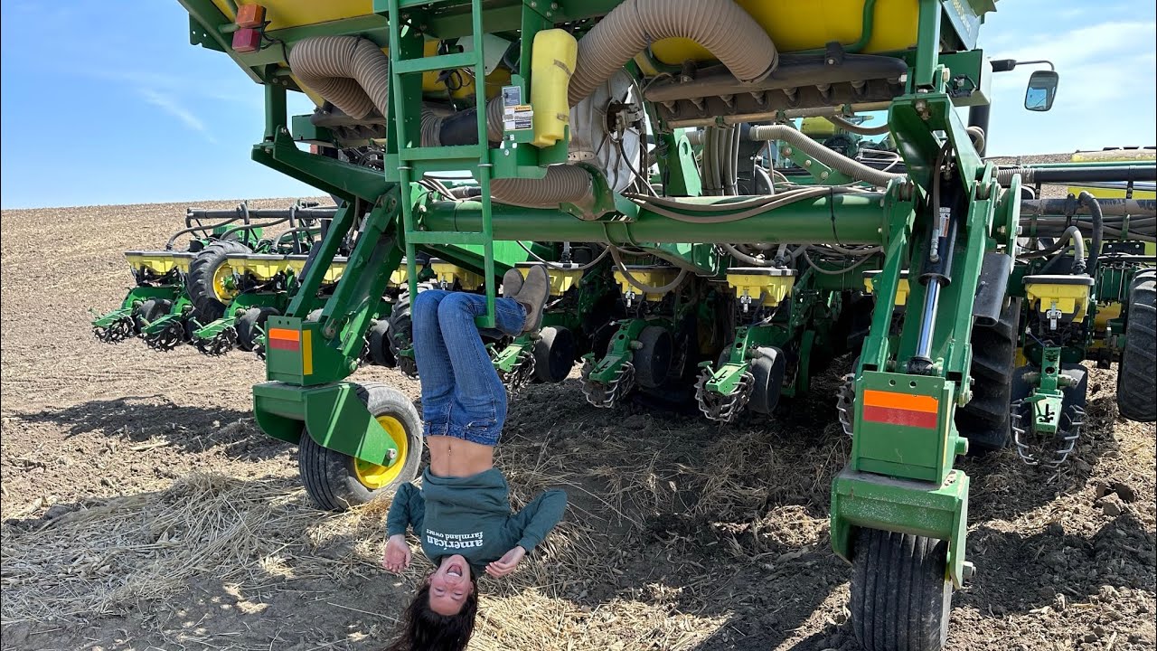 This Jungle Gym Plants Corn!