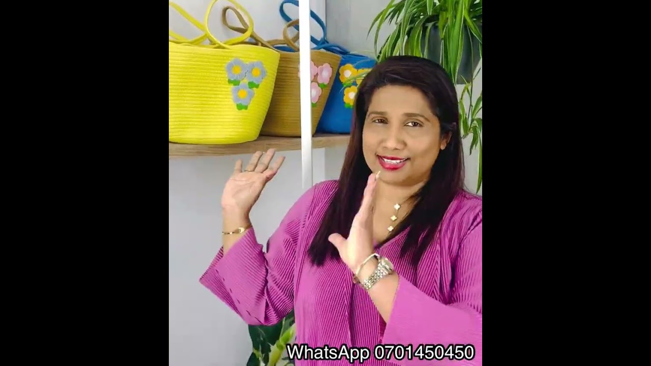 අලුත් handbags සමග අලුත්ම ඇඳුම්. ...26 February 2026