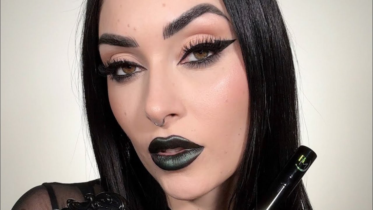 Brand preferito di sempre?! Unboxing Black Moon Cosmetics 🖤🌒