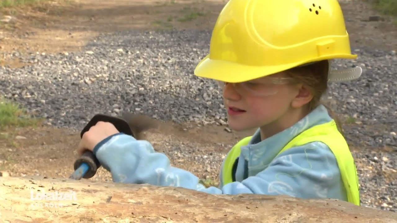 Kleine Schatzsucher hämmern im Oberbergischen