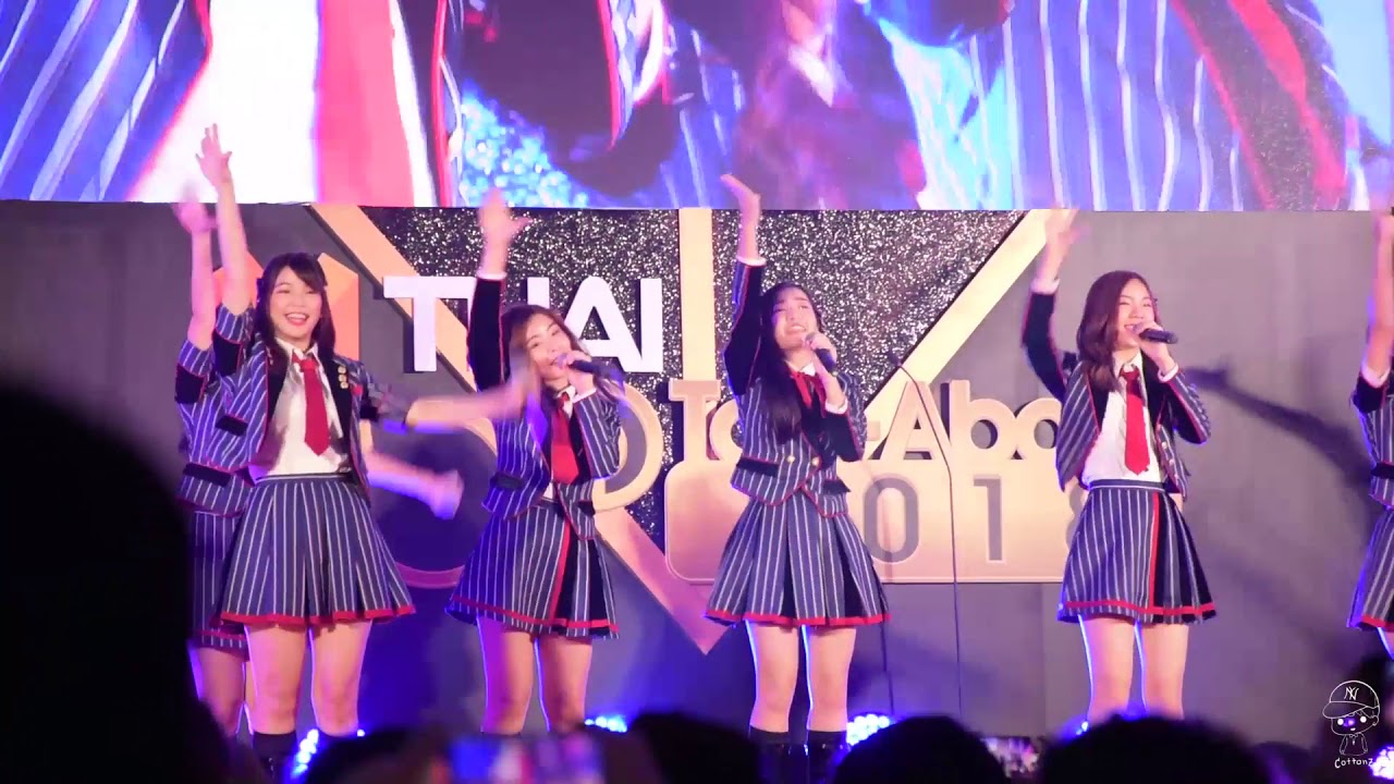 270318 - วันแรก (Shonichi) - (BNK48) | งาน MThai Top Talk-About 2018