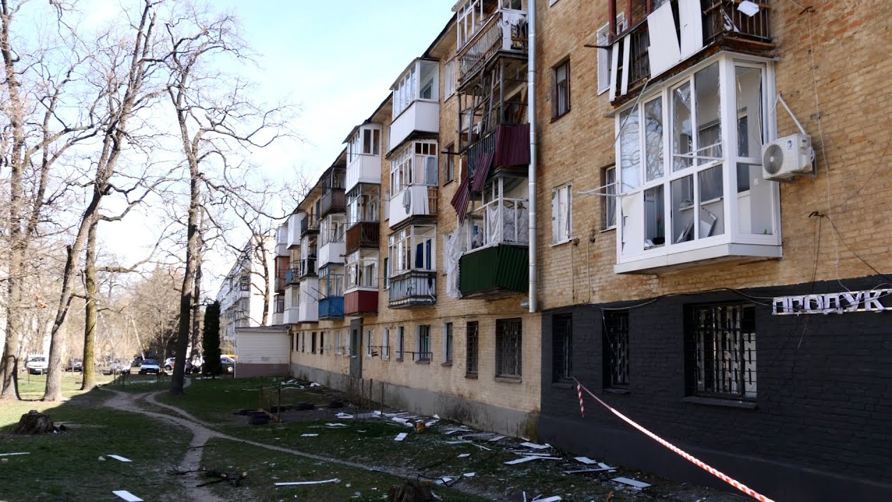 Як жителі Озерного на Житомирщині оговтуються від наслідків влучання російського «шахеда»