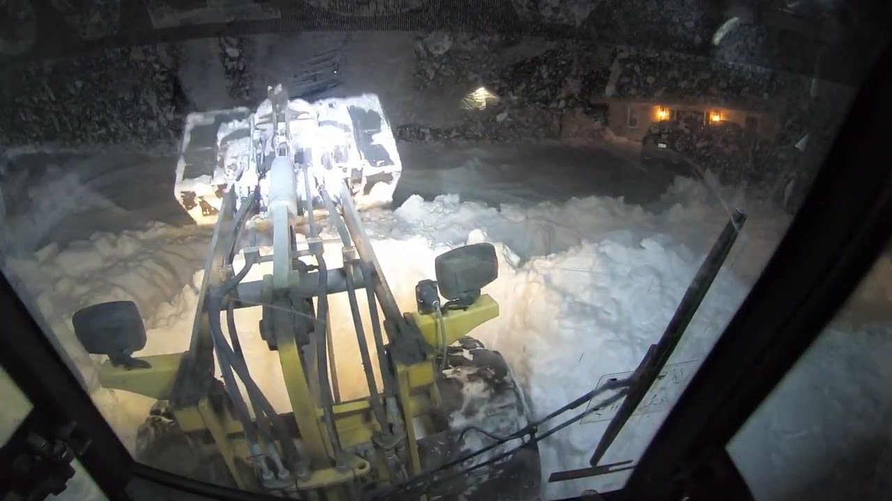 Digging out after 4 FEET OF SNOW - BUFFALO, NY 2022