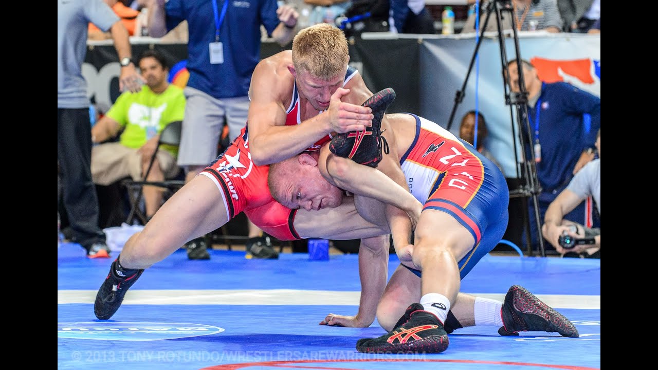 How did he bend like that?! 😳 Kyle Dake vs. Andrew Howe