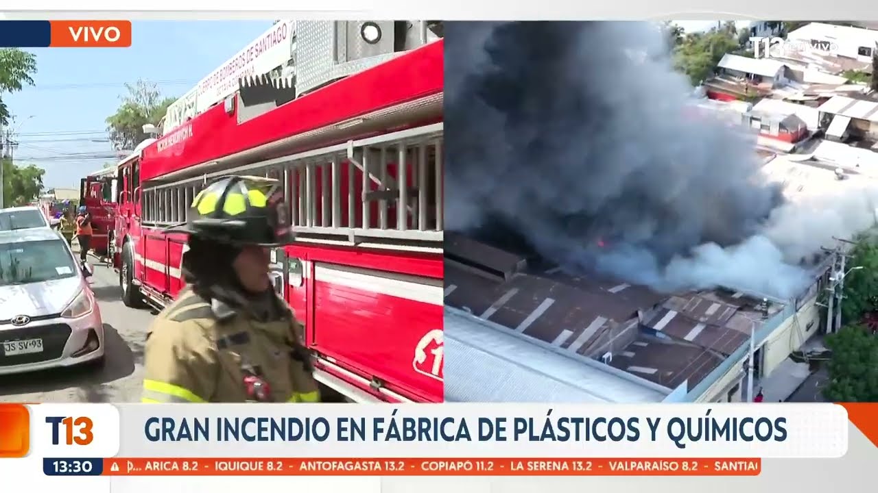 Bomberos combate gigantesco incendio en Santiago: columna de humo es visible desde diferentes puntos