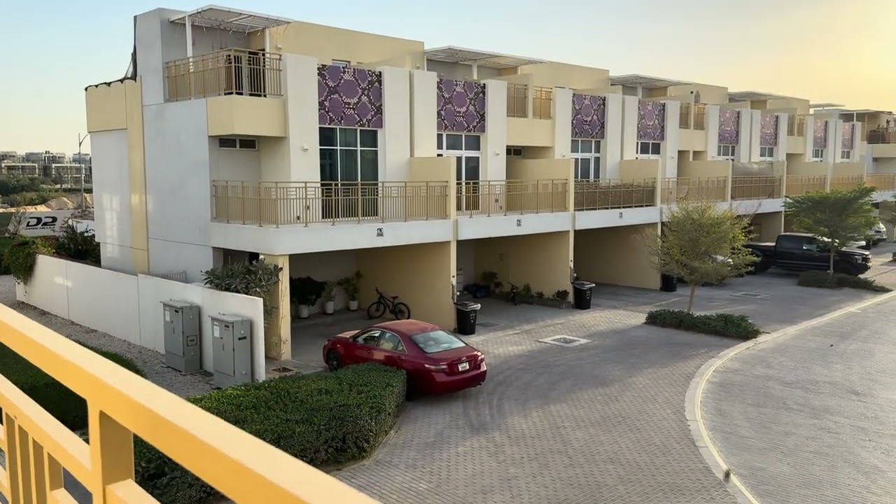 GENUINE RESALE | LIKE NEW | 3BR+ROOF | VACANT | SPACIOUS LAYOUT RCM | SINGLE ROW | DAMAC HILLS 2