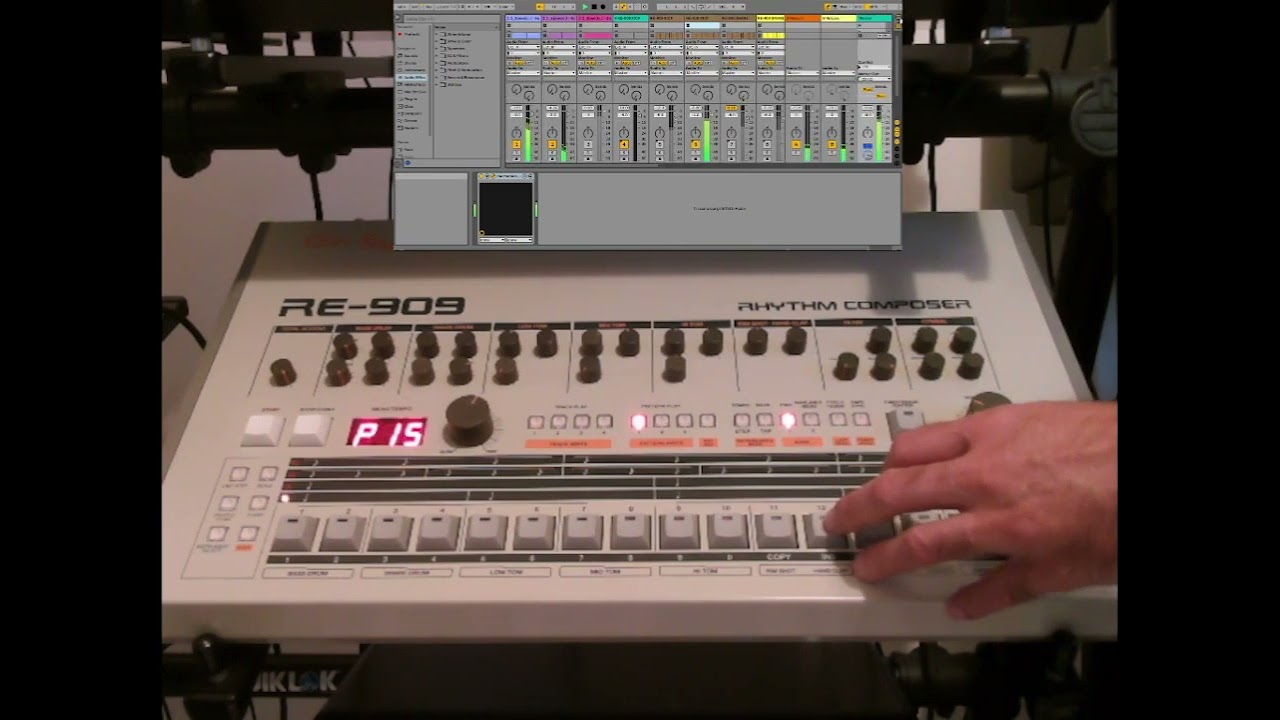Speedy J - Something For Your Mind [Roberto Figus Interpreted]