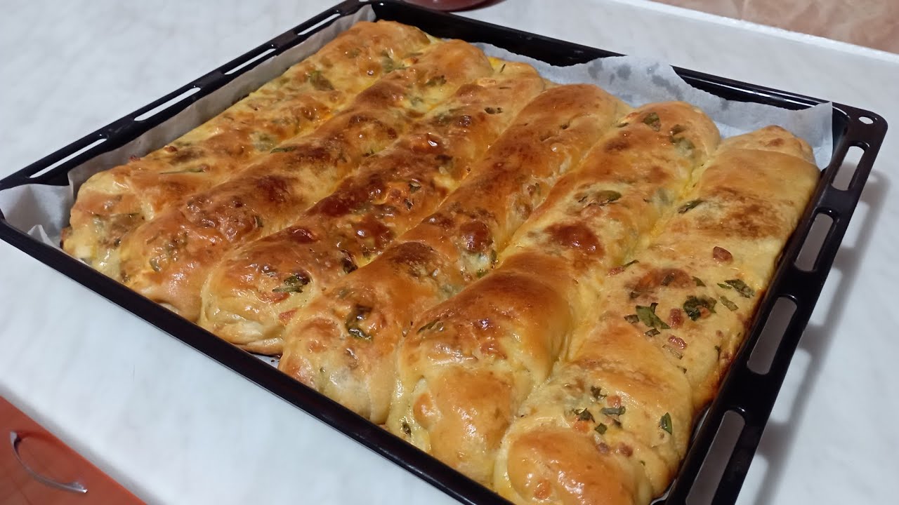 PLĂCINTĂ cu brânză sărată, ceapa verde și spanac !!