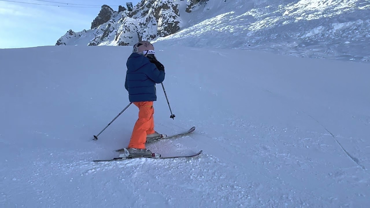 Alexis 5 skiing la Saulire in Courchevel on dec 28th 2022
