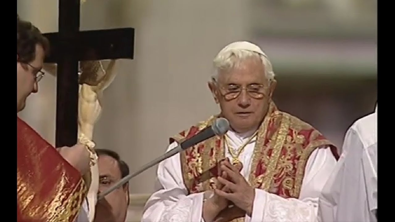 Celebration of the Lord&rsquo;s Passion in Vatican. Good Friday with Pope Benedict XVI [2009]