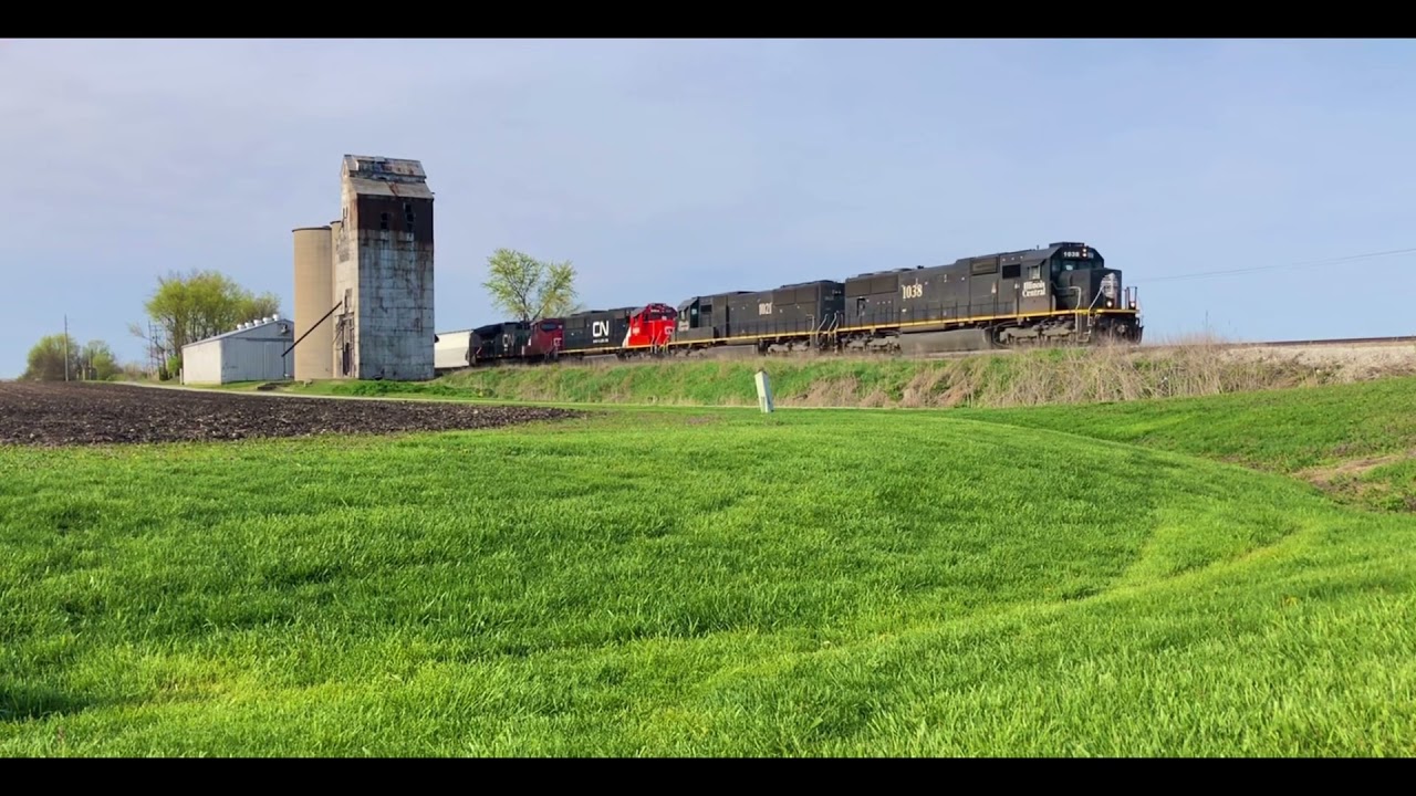 IC SD70&rsquo;s on the Mainline of Mid-America!