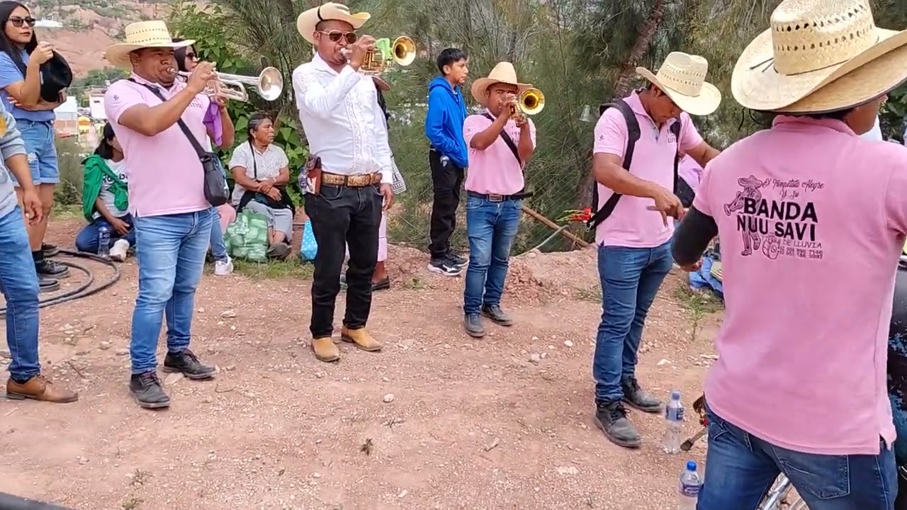 Trompetista Alegre oficial y la Banda Ñuu savi en Magdalena Peñasco fiesta patronal 2025