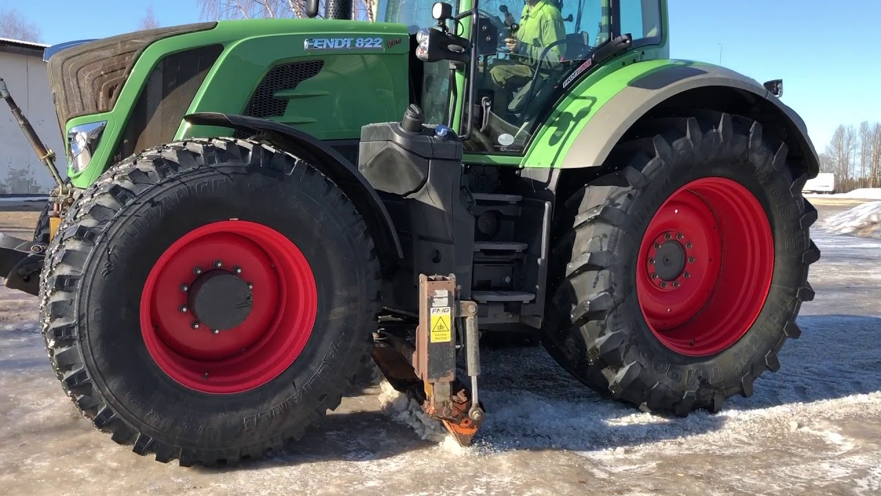 Köp traktor Fendt 822 -16 med FMG underbett på Klaravik.se