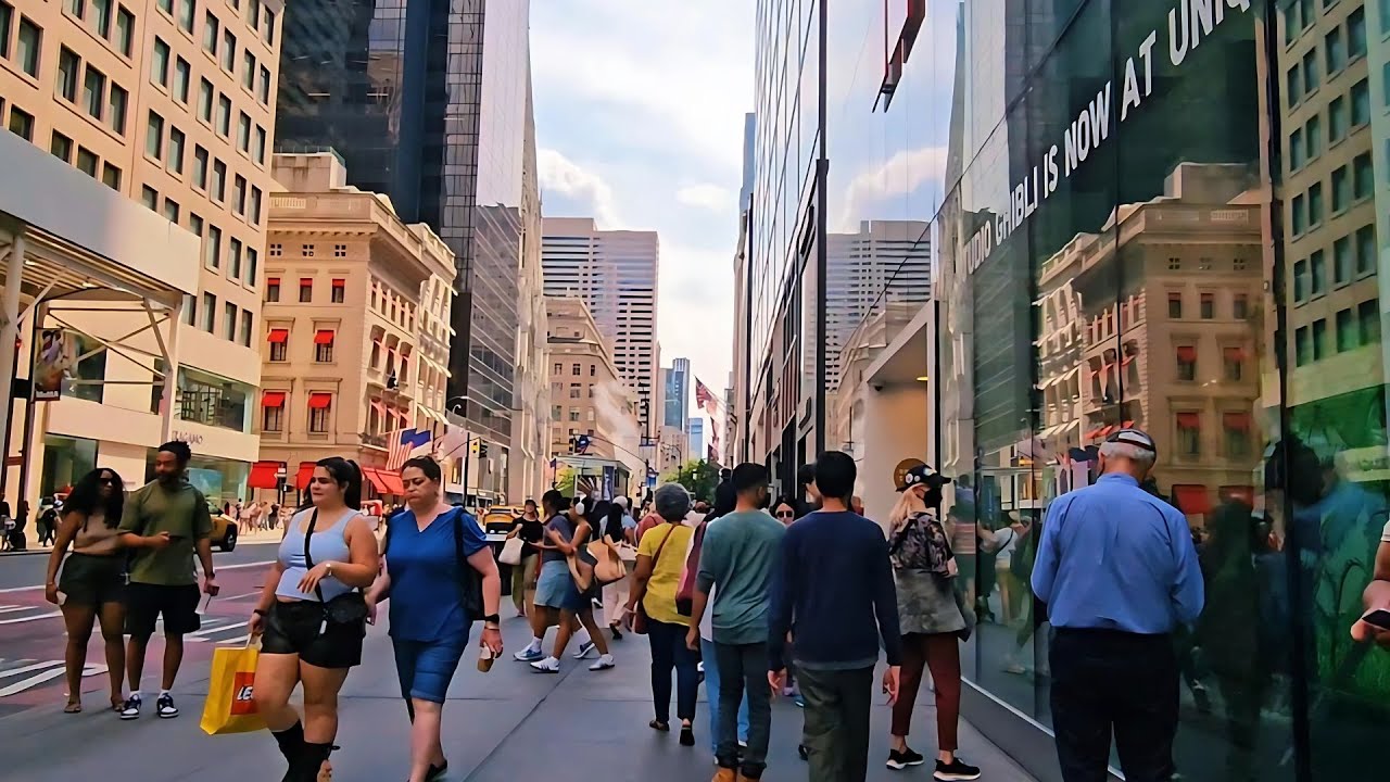 🤔 Did You Know Celebs Shop Here? 👜 Walk NYC’s Famous 5th Avenue for Luxury & Surprises! 🏙️